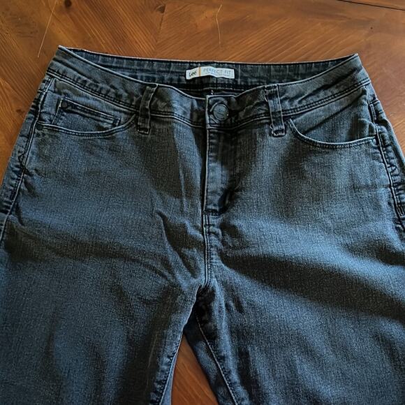 Lee Perfect Fit Black Straight Leg Jeans Woman Size 12M Soft Lightly Faded - Picture 4 of 10